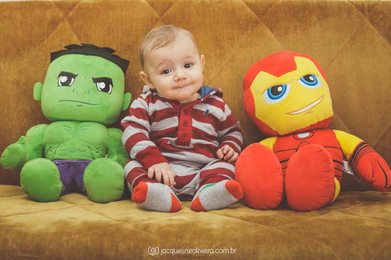 heitor ensaio 6 meses com bonecos