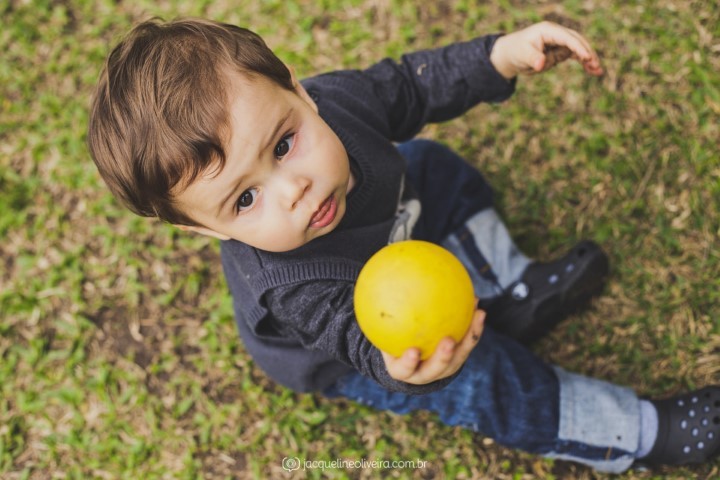 ignacio oferecendo a bolinha
