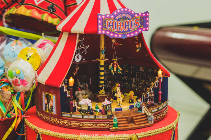 carrossel mesa do bolo de circo
