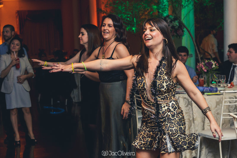 convidados dançando