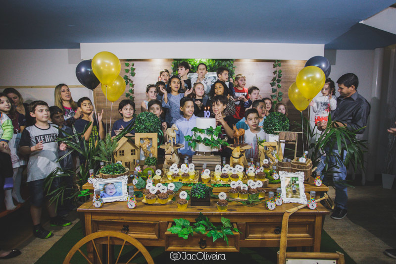 crianças cantando parabens 10 anos