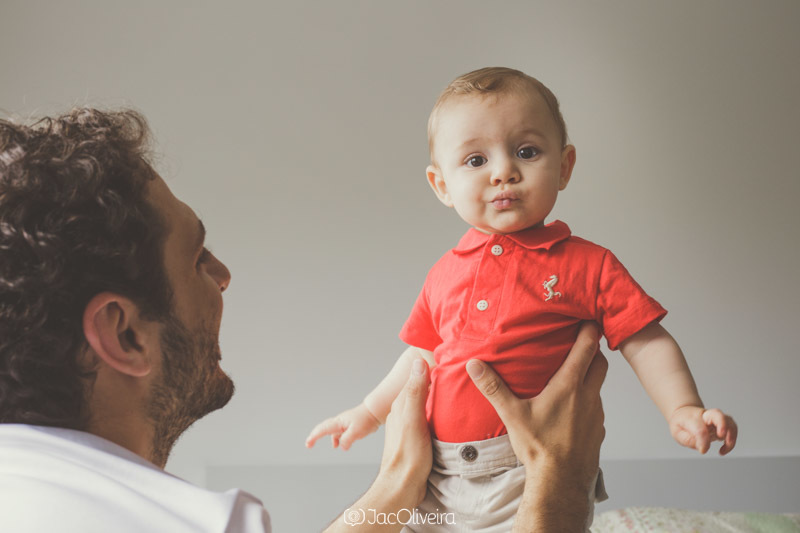 fotografo infantil porto alegre bebê de 7 meses com pai
