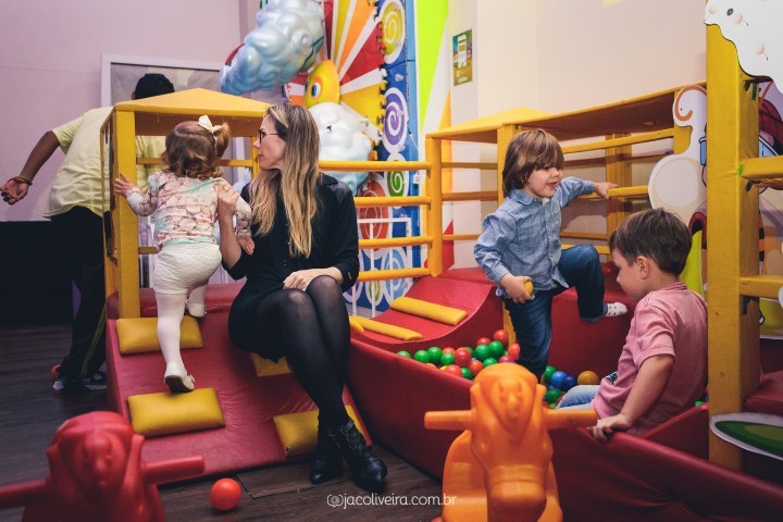 fotos festa infantil crianças brincando