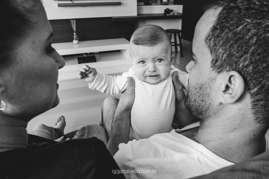 bebe choroso fotografia infantil em casa porto alegre