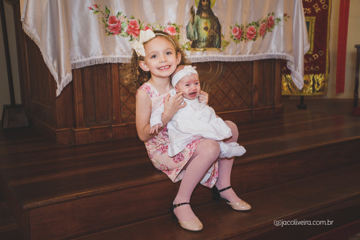 fotografo batizado familia porto alegre rs irmãs no altar