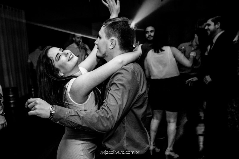 casal dança na pista formatura na astc