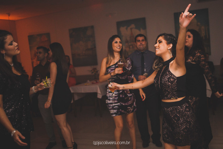fotógrafa de formatura porto alegre fotos felizes e naturais
