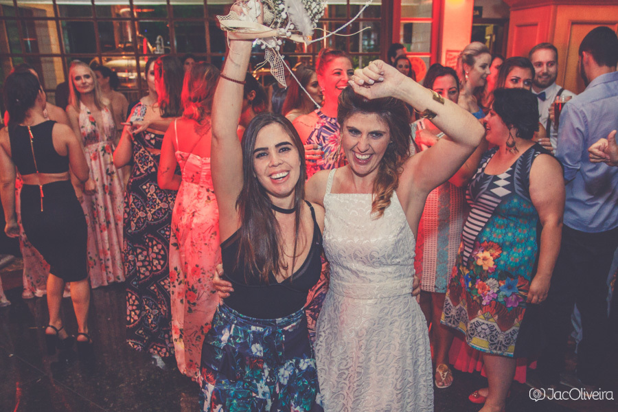 hora do buque no casamento na serra