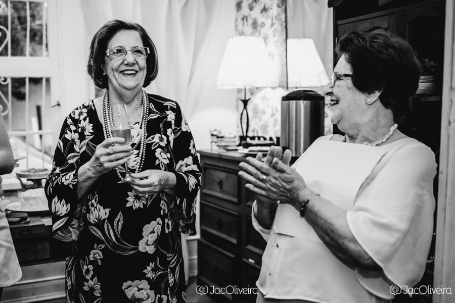 homenagem da familia para angelica que fez 80 anos no chá do house café bistrô