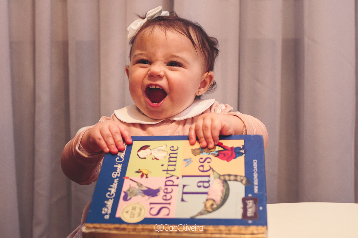 joana e o livro no aniversario de 1 ano