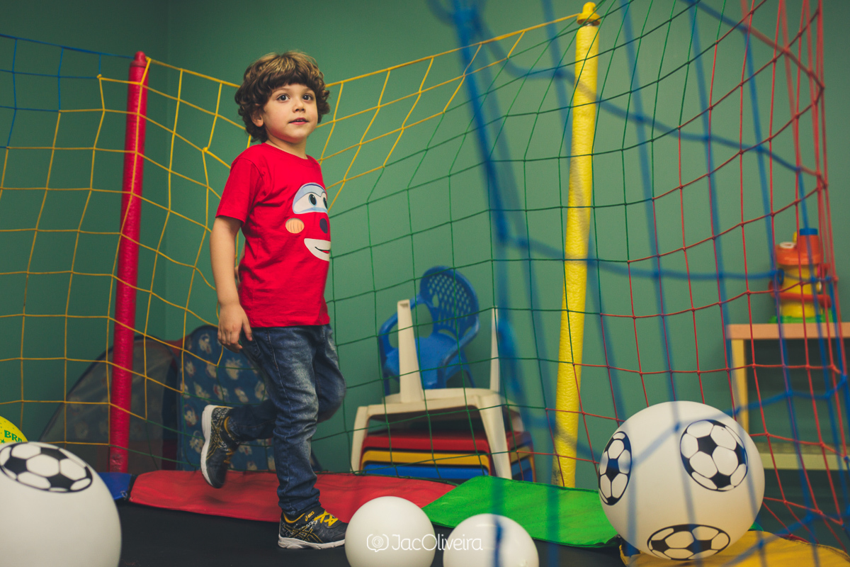 pedro dante na cama elástica no aniversário infantil porto alegre
