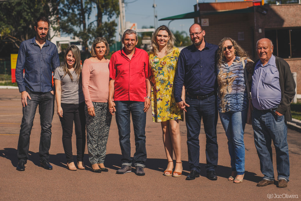 familia reunida no casamento civil porto alegre