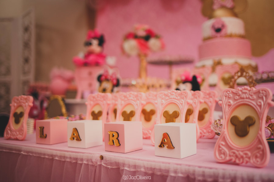 mesa do bolo decoração minnie rosa 1 ano