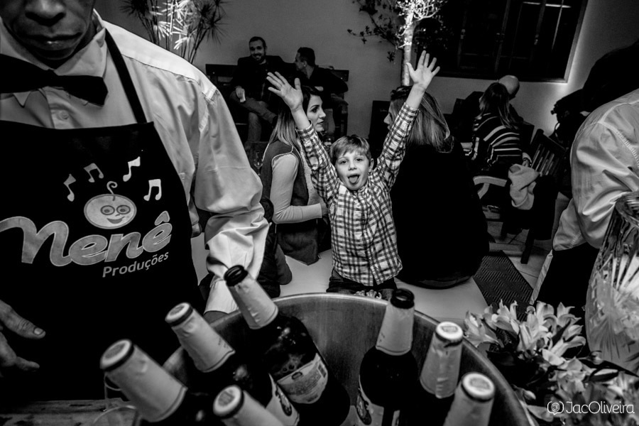 menino feliz na festa de aniversário fotógrafo profissional para aniversário adulto