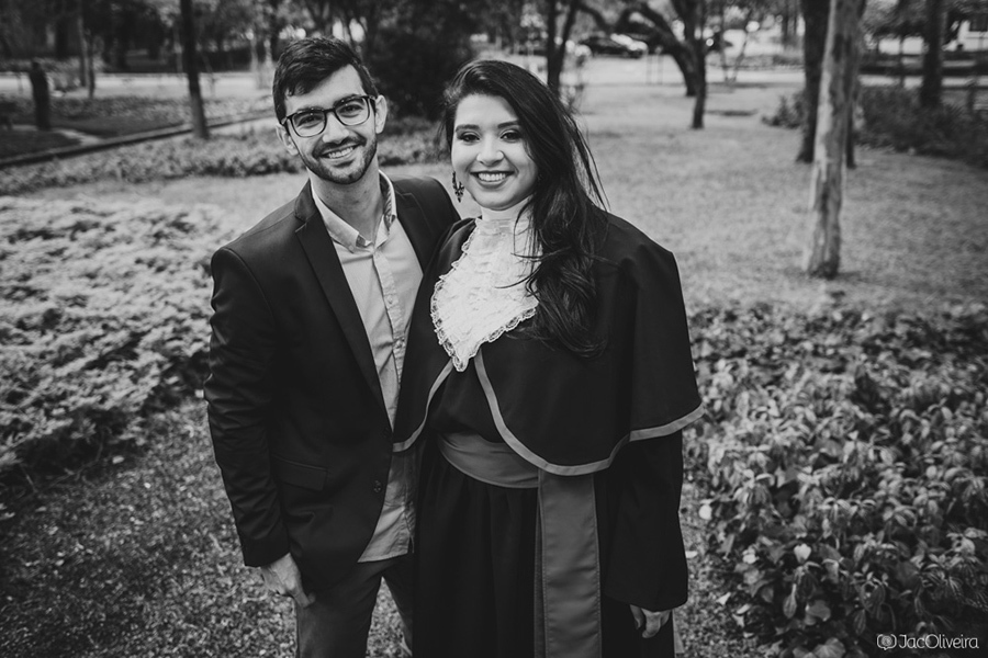 fotografa em porto alegre para formatura pucrs prova de toga com família