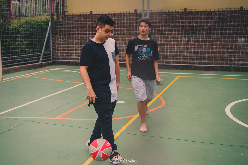 meninos jogando basquete aniversário 15 anos