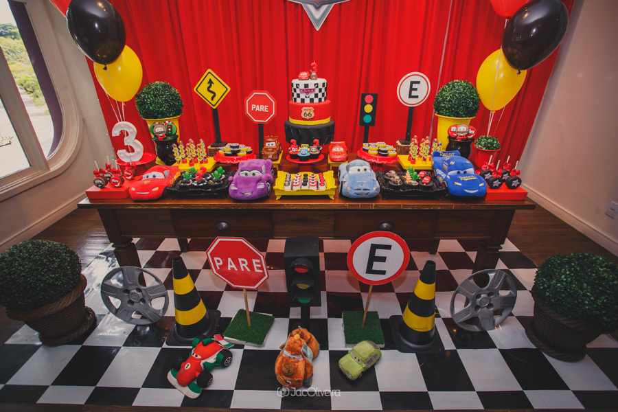 decoração aniversario infantil carros mcqueen megafesta