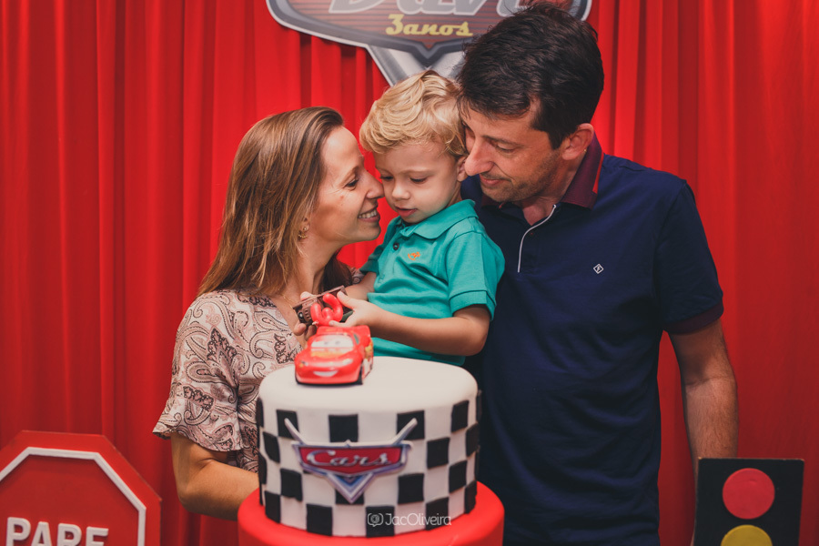 fotógrafa aniversario infantil porto alegre; fotos espontaneas dos pais com criança 3 anos