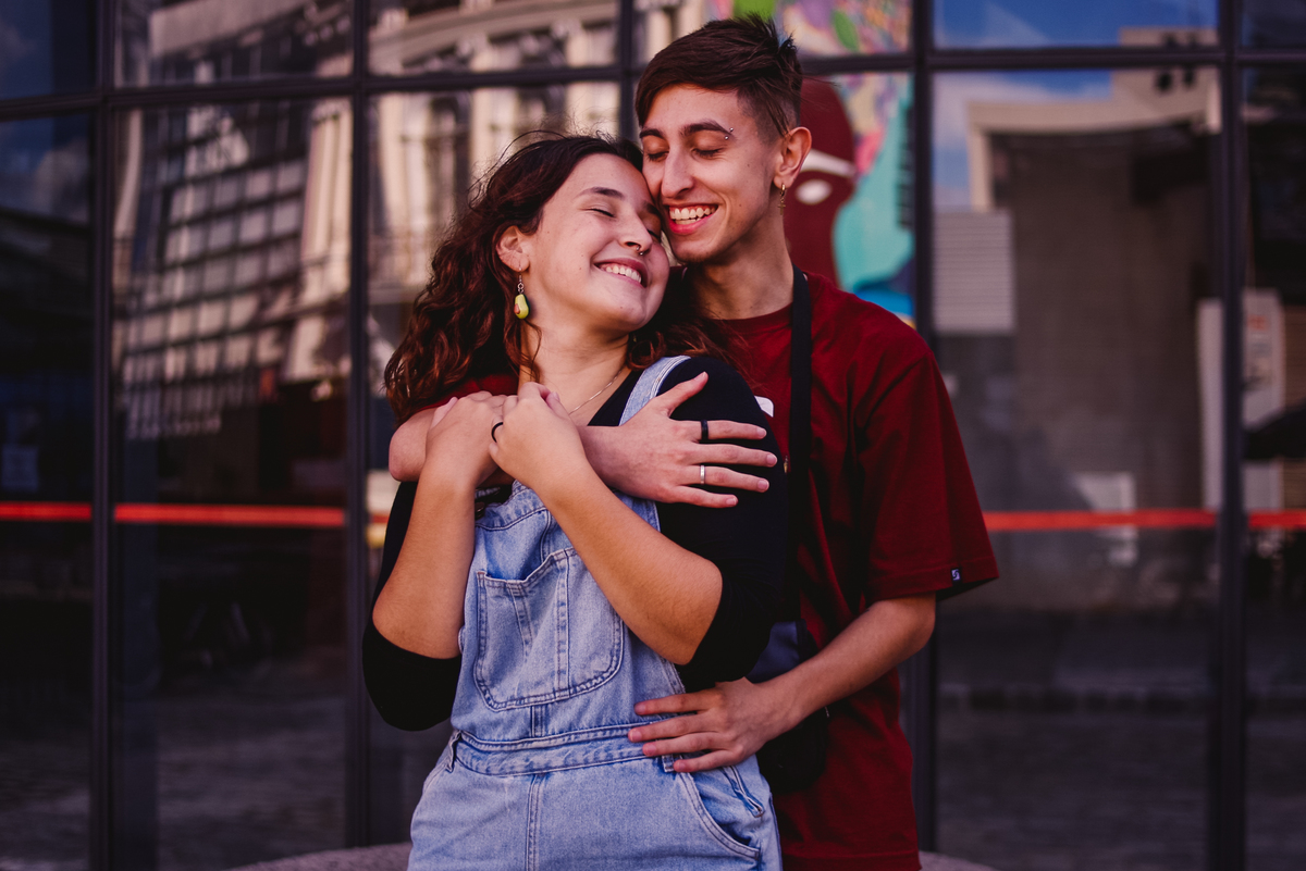 ensaio fotografico casal apaixonado em largo da ordem Curitiba