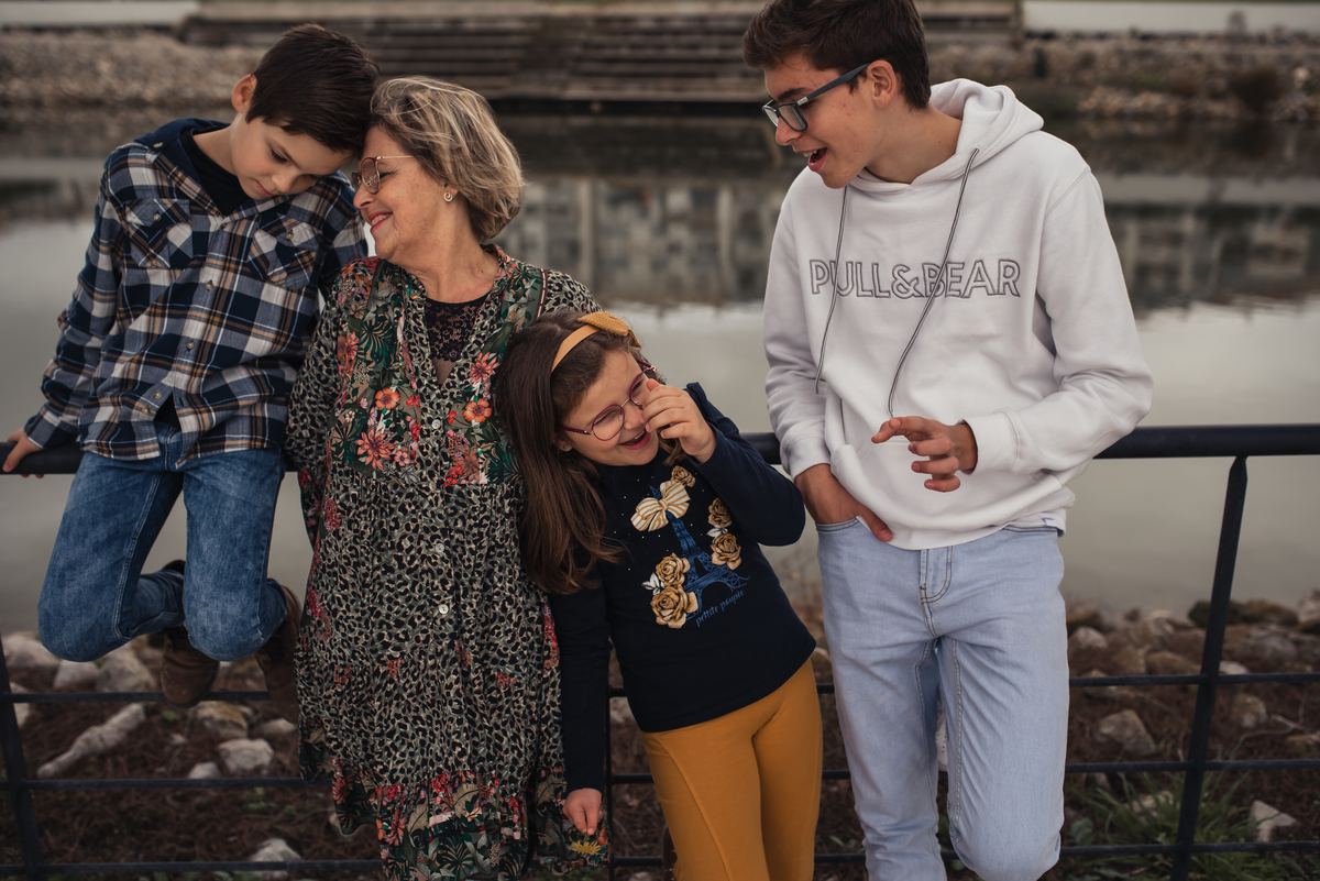 Avó Adelaide com os Netos