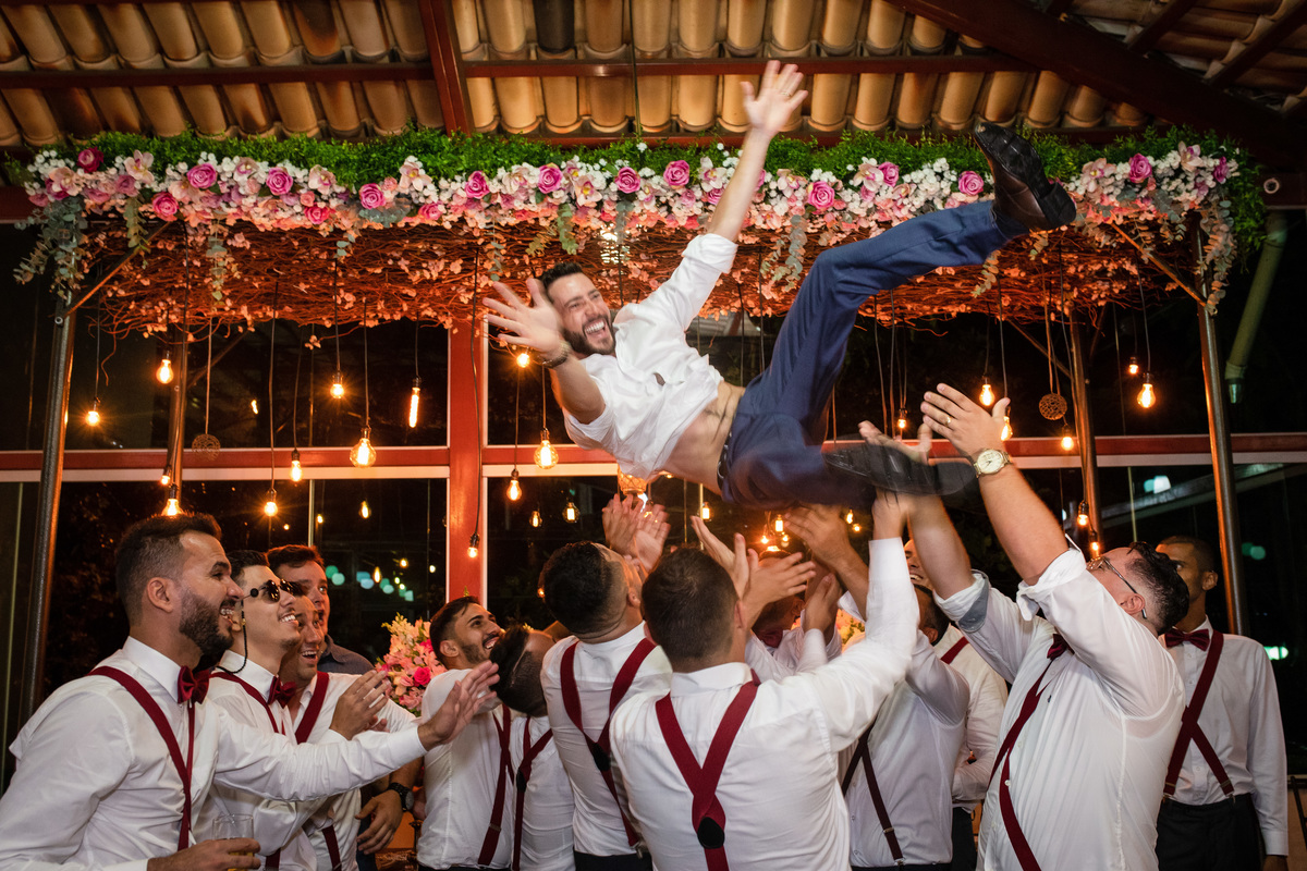 jogar o noivo pra cima