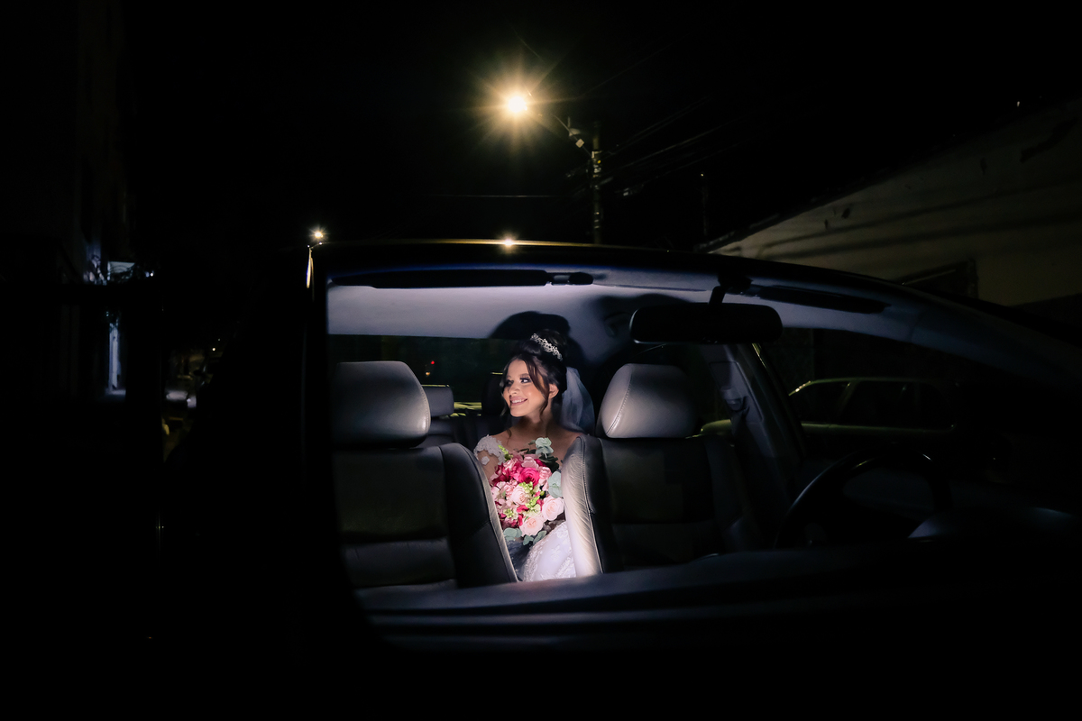 noiva no carro