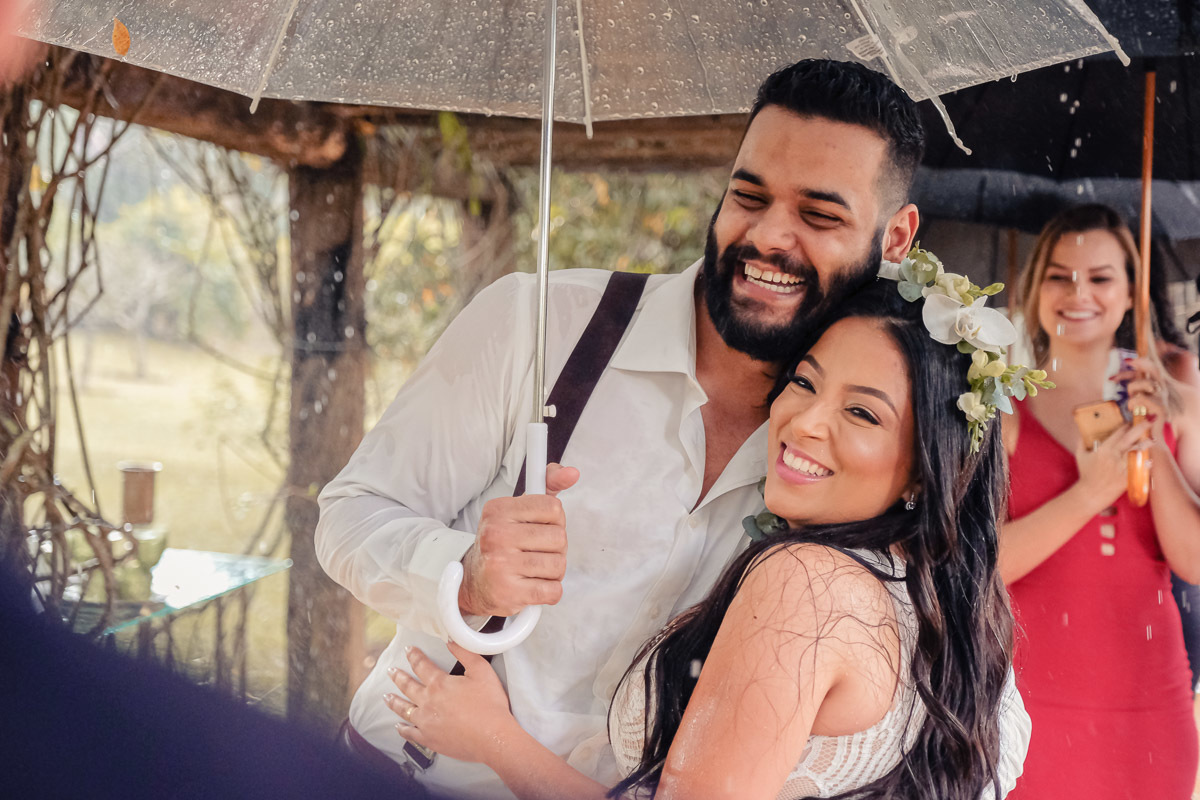 casamento com chuva
