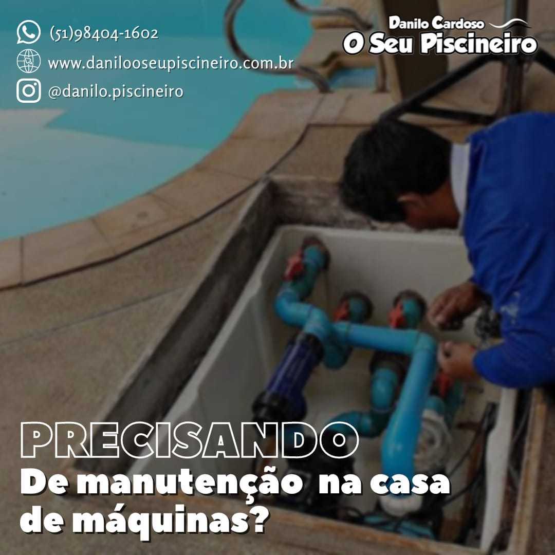 A casa de máquinas abriga o filtro e a motobomba que são muito importantes para a limpeza da piscina, já que removem impurezas da água.