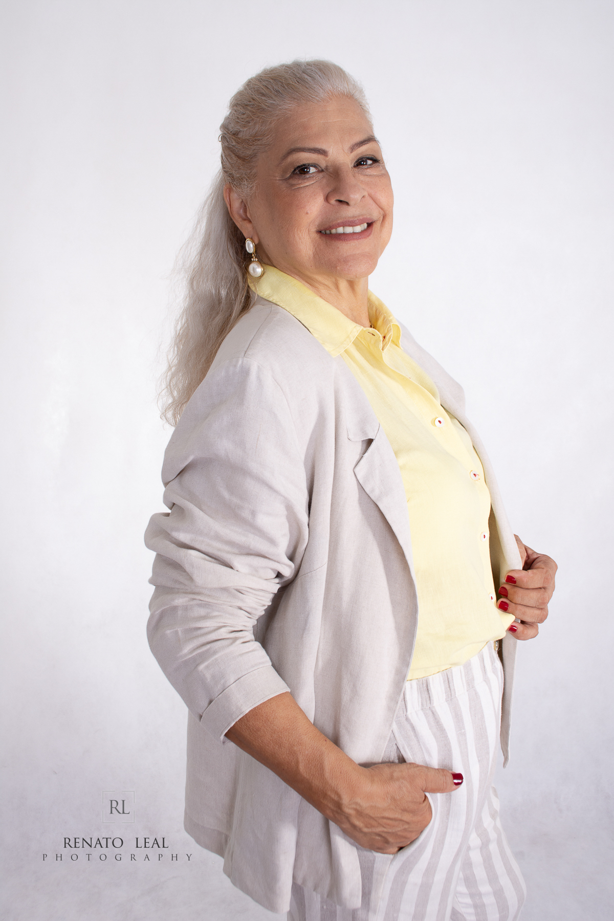 ator; book comercial, 