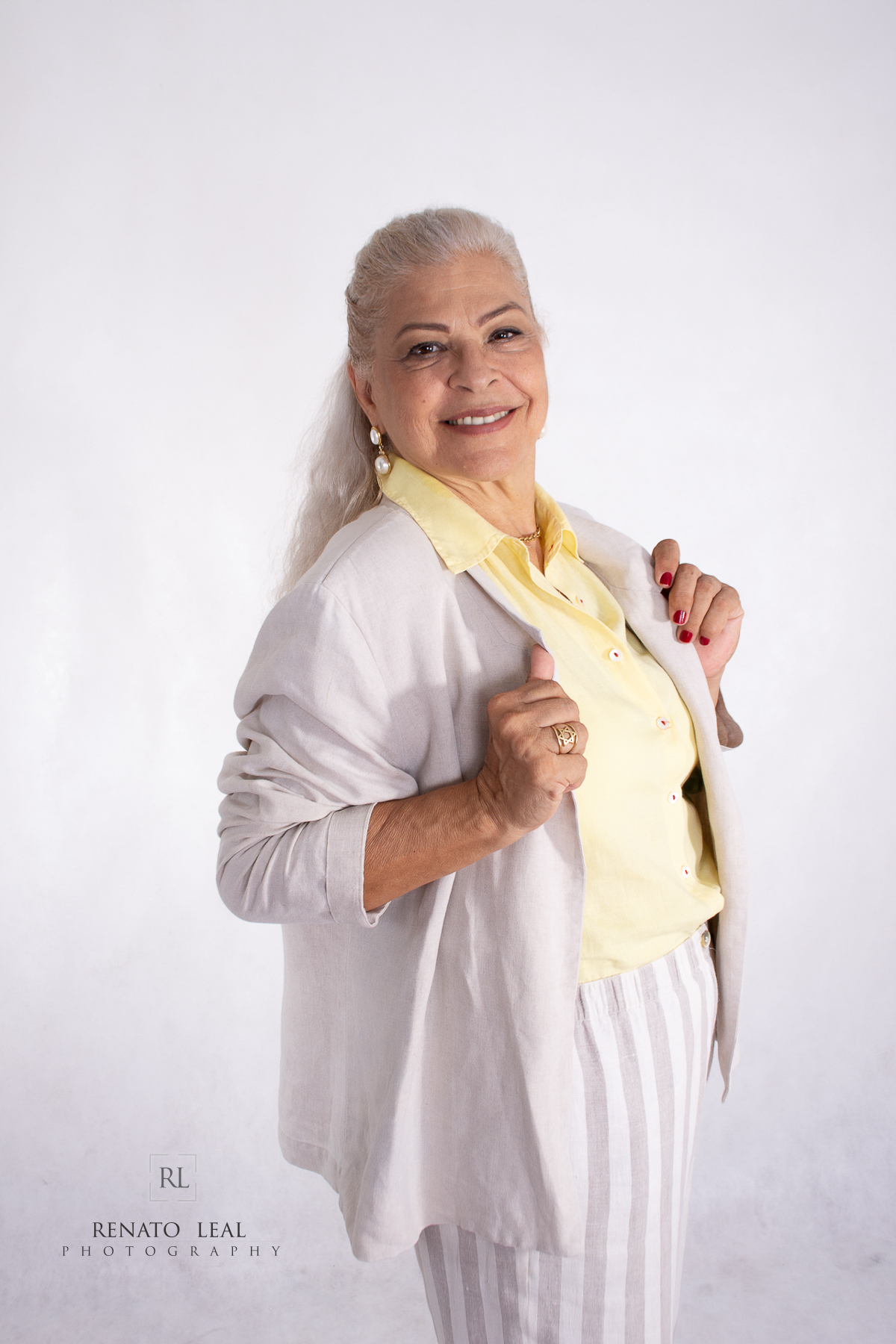 ator; book comercial, 