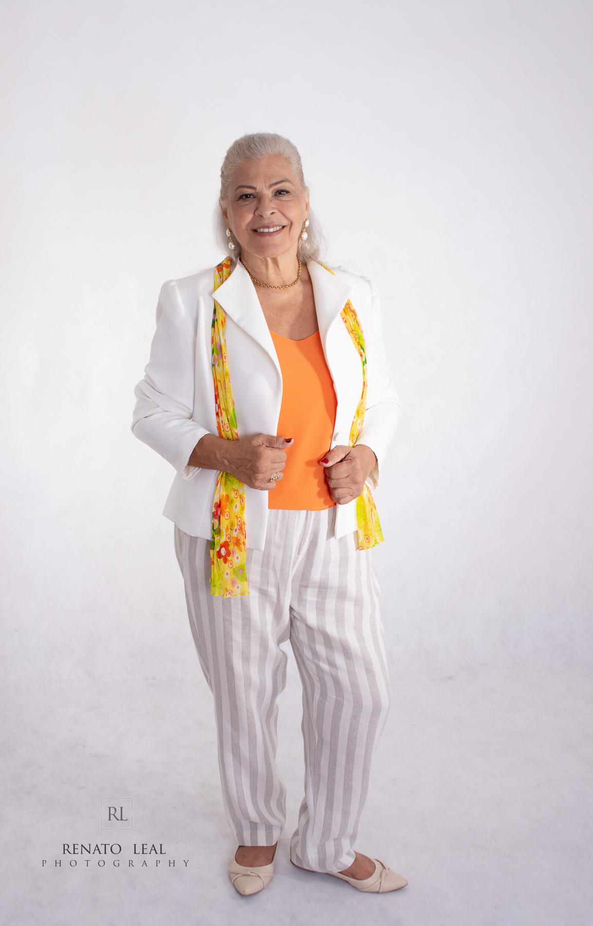 ator; book comercial, 