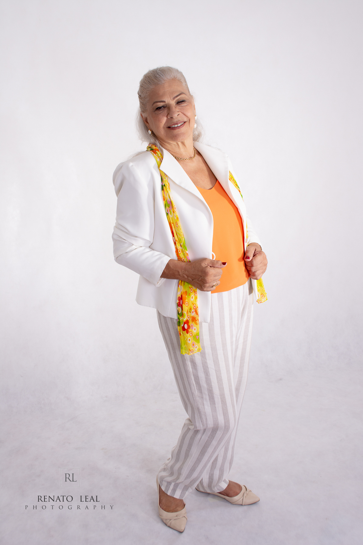 ator; book comercial, 