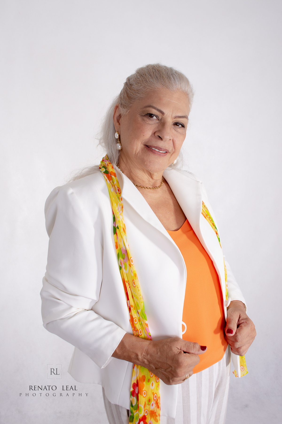 ator; book comercial, 