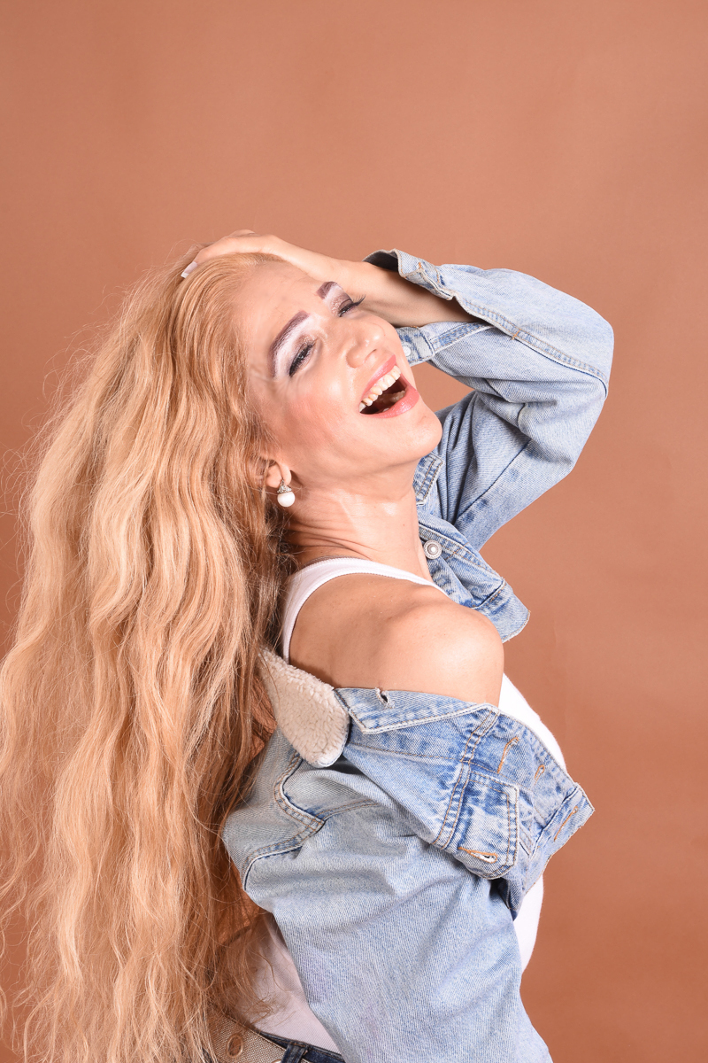 Artista, cantora, ensaio profissional