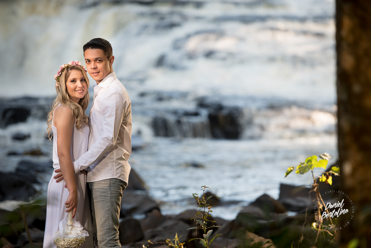 ensaio-fotográfico-pré-casamento-dani-diego-em-brotas