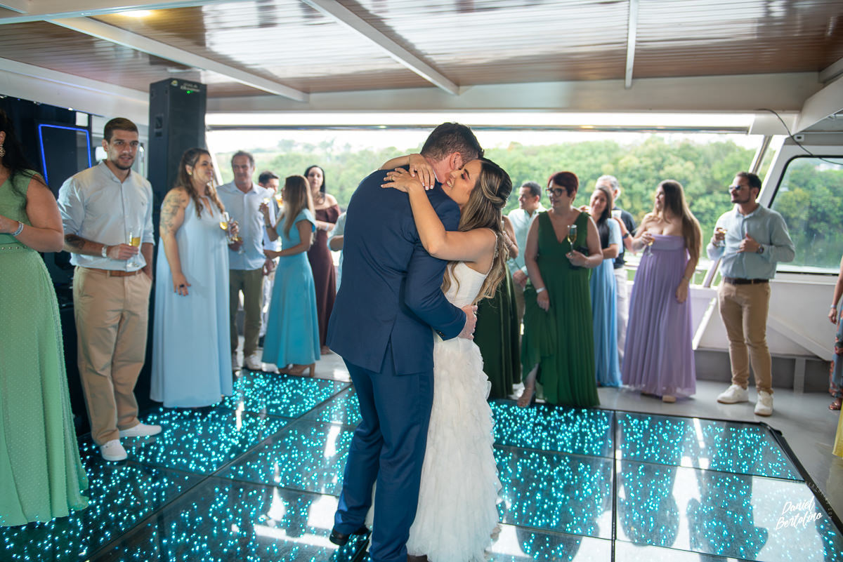 CASAMENTO BARCO XUMBURI HOTEL BARRA BONITA - GUILHERME E RAQUEL