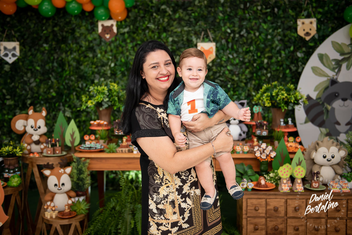 Aniversário de 1 aninho de Lucas, com a alegria dos familiares e papais a festa foi realizada no Silvia Fest em Barra Bonita.