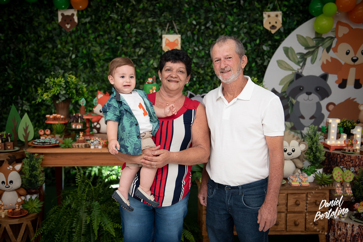 Aniversário de 1 aninho de Lucas, com a alegria dos familiares e papais a festa foi realizada no Silvia Fest em Barra Bonita.