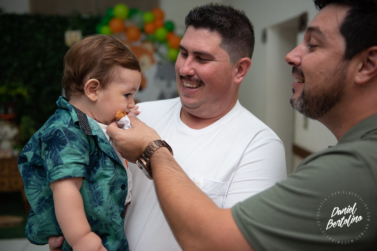 Aniversário de 1 aninho de Lucas, com a alegria dos familiares e papais a festa foi realizada no Silvia Fest em Barra Bonita.