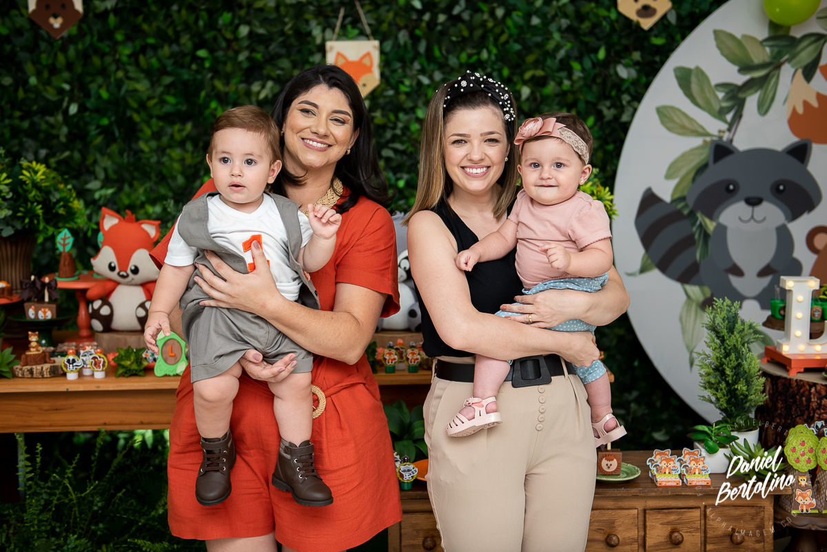 Aniversário de 1 aninho de Lucas, com a alegria dos familiares e papais a festa foi realizada no Silvia Fest em Barra Bonita.