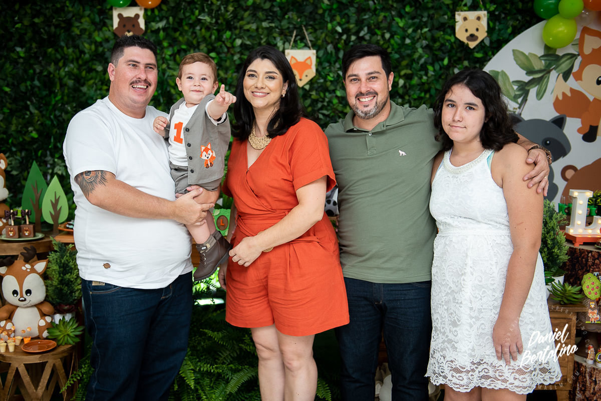 Aniversário de 1 aninho de Lucas, com a alegria dos familiares e papais a festa foi realizada no Silvia Fest em Barra Bonita.