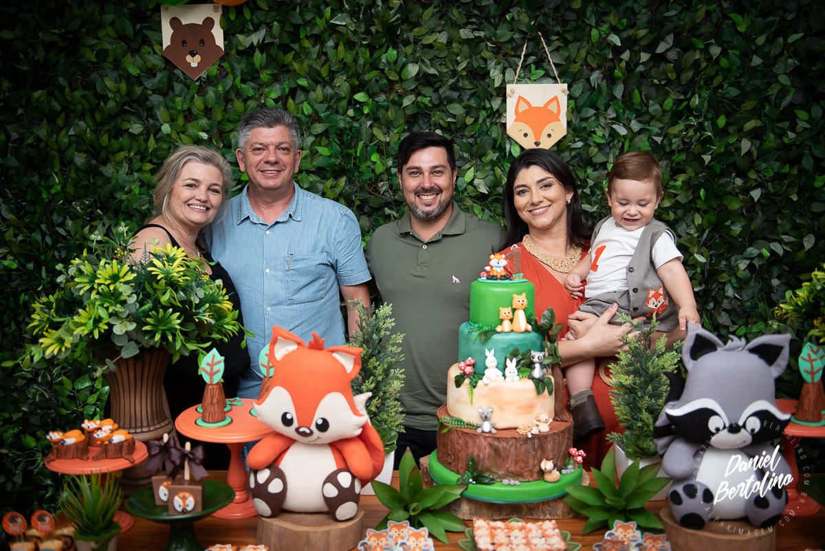 Aniversário de 1 aninho de Lucas, com a alegria dos familiares e papais a festa foi realizada no Silvia Fest em Barra Bonita.