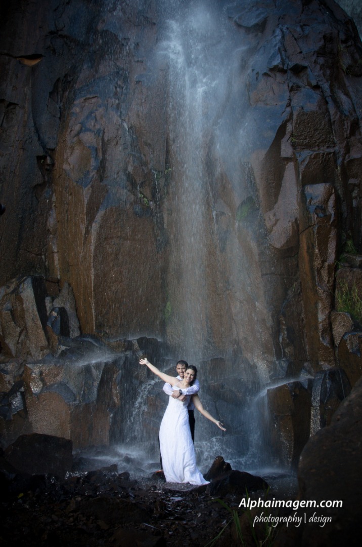 ensaio-fotográfico-Mariana de Souza Périco e Anderson Donizette Cecolim-brotas-recanto-das-cachoeiras