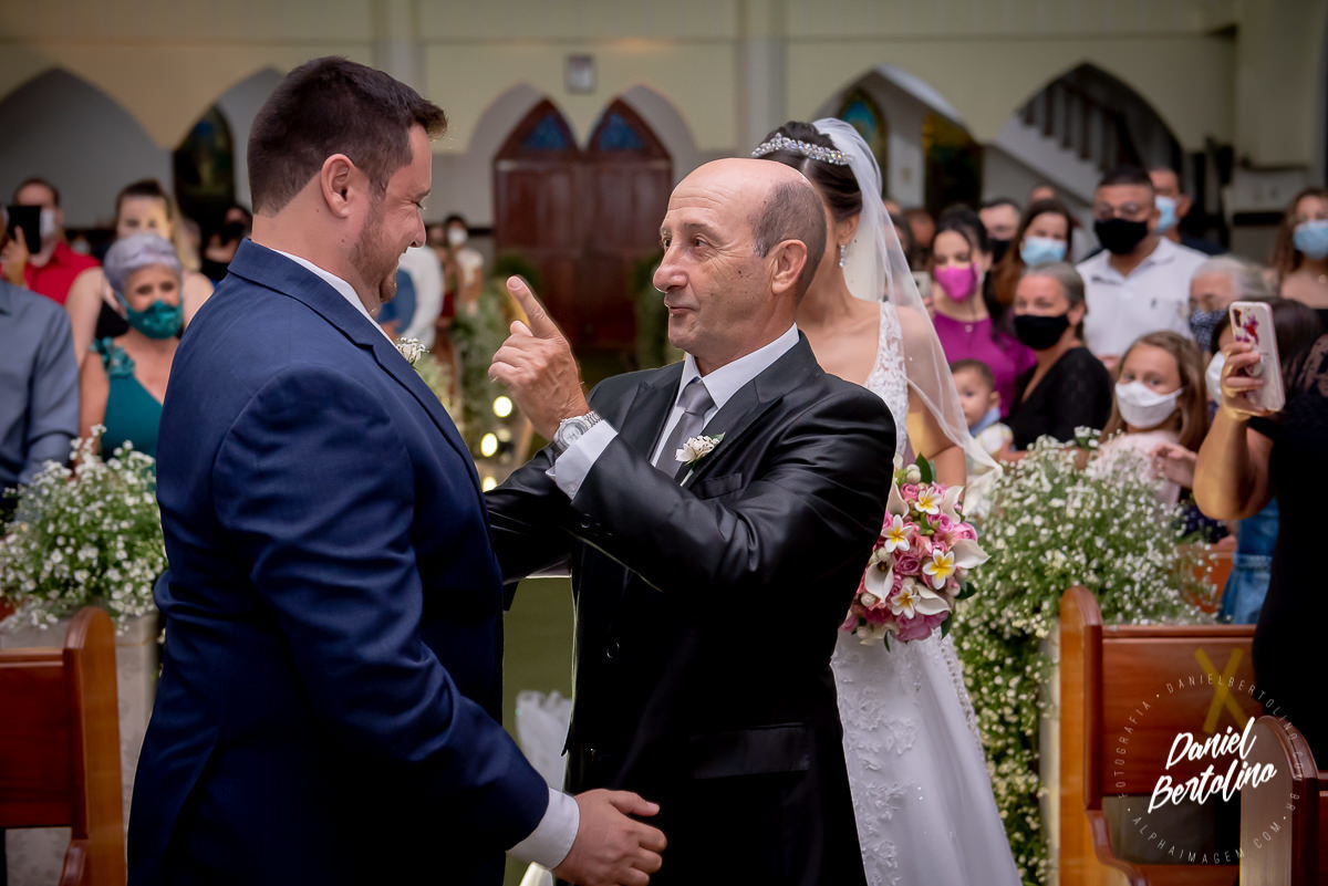 casamento-giseli-paulo-igreja-são-joaquim-fazenda-bosque-clube-de-campo