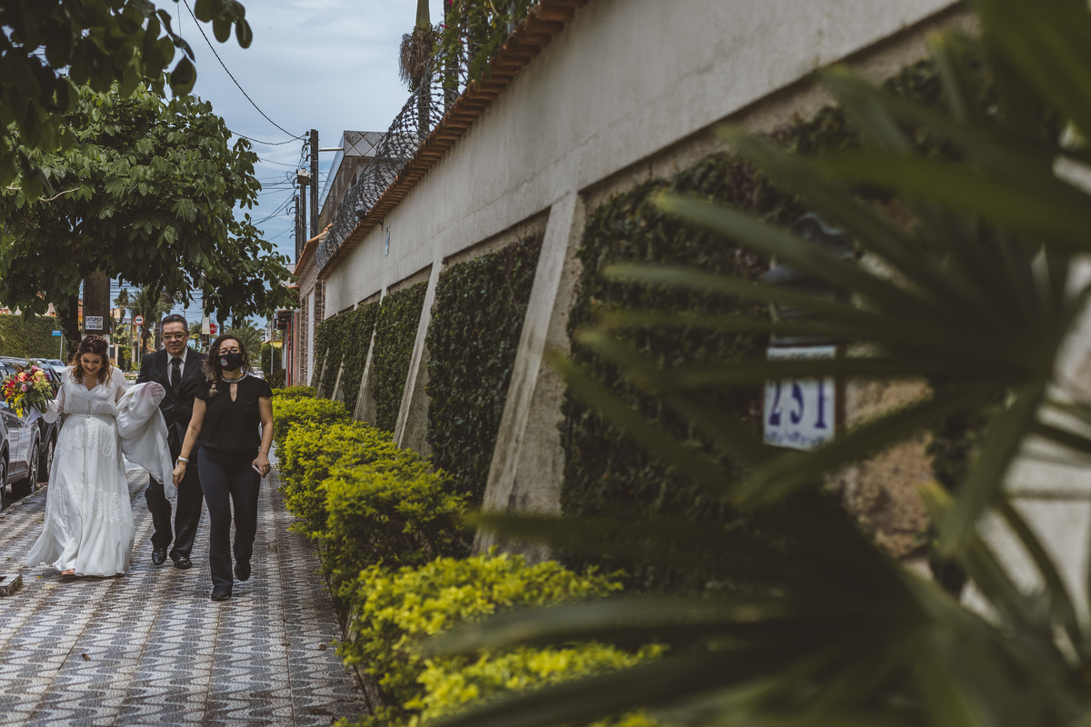 giba-servo-fotografia-fotografo-de-casamento-em-santos-sao-paulo-preparndo-para-entrar