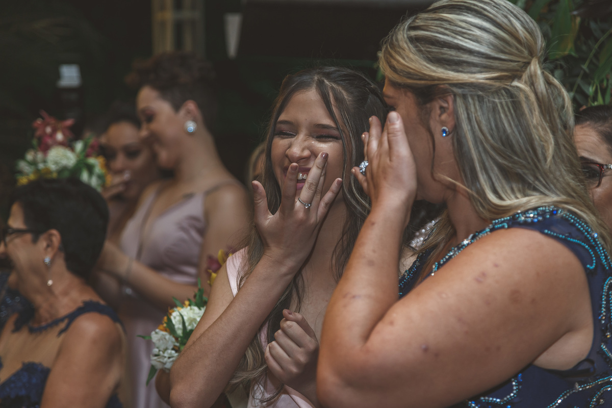 giba-servo-fotografo-de-casamento-em-santos-sp-sao-paulo-african-house-entrada-noivo-lgbtqia-chorando