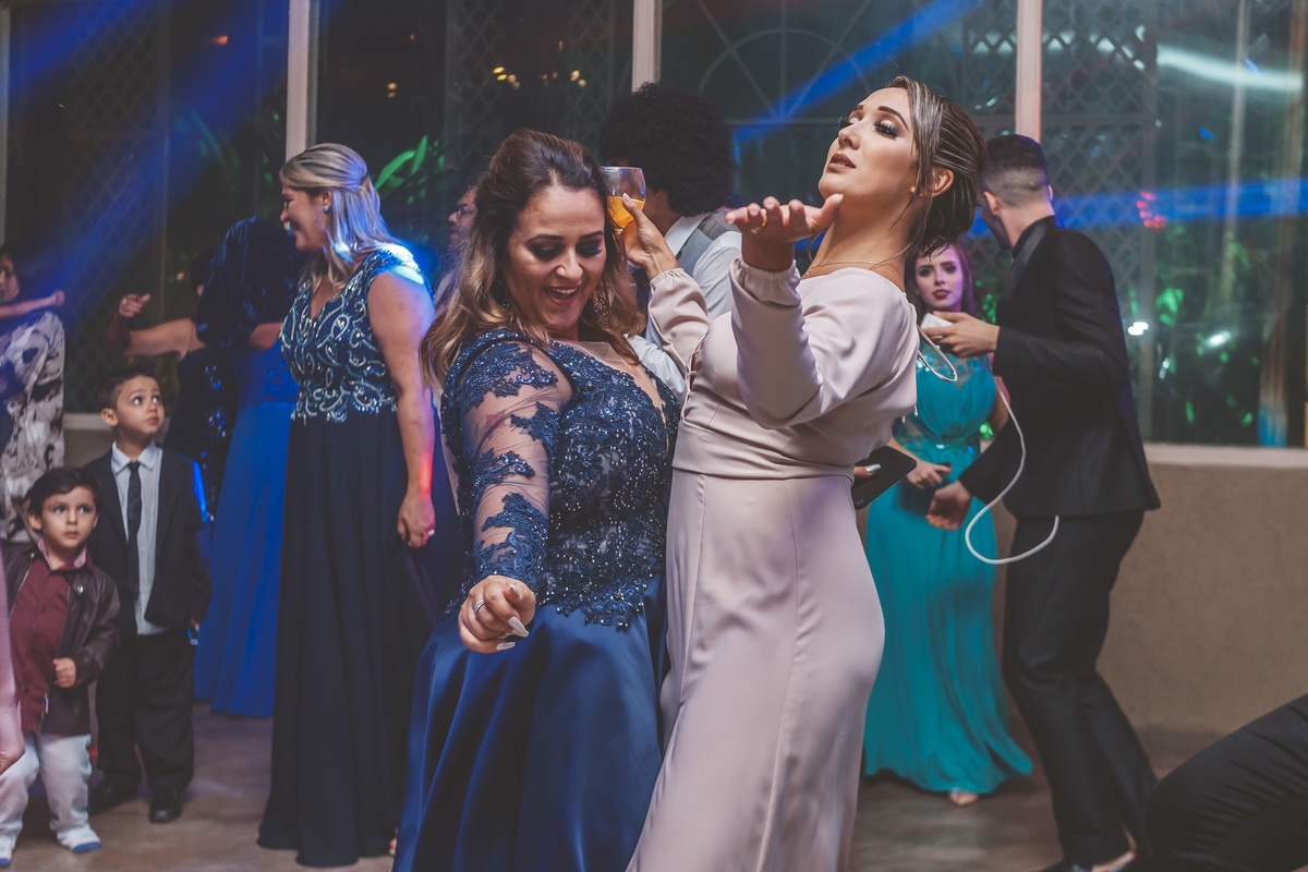 giba-servo-fotografo-de-casamento-em-santos-sp-sao-paulo-african-house-convidados-dançando