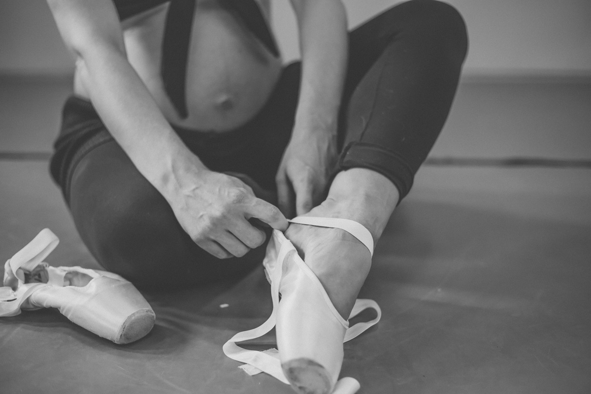 ensaio-gestante-sapatilha-ballet-em-santos