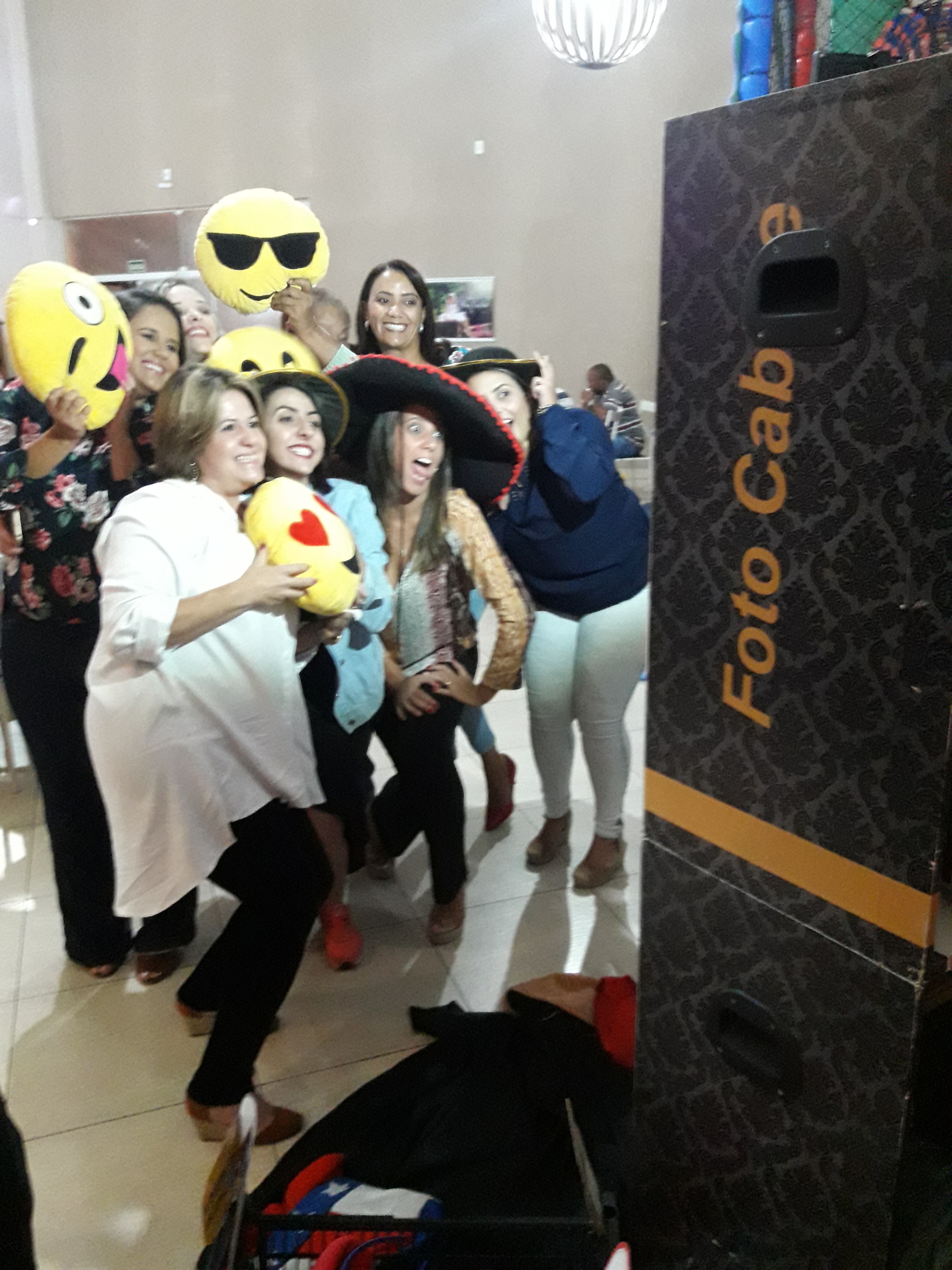 Cabine de Fotos, Totem de fotos , fotos reveladas na hora, Plataforma 360, Juiz de Fora