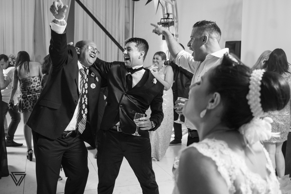 #Photograph #Fotografia #Fotografo #Fotografodecasamento #Casamento #wedding #photos #beauty #Noiva #Noivo #Vestidodenoiva #Cerimonia #Festa #RJ #Happy #Smile #Buque  #Make #MakeNoiva